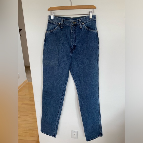 Classic Womens Wranglers - Picture 3 of 8